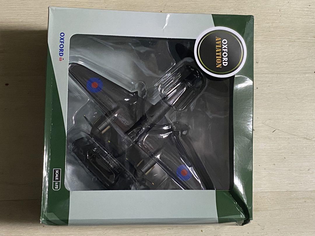 WWⅡ イギリス空軍　モスキート戦闘爆撃機　1/72スケール　塗装済み完成品模型