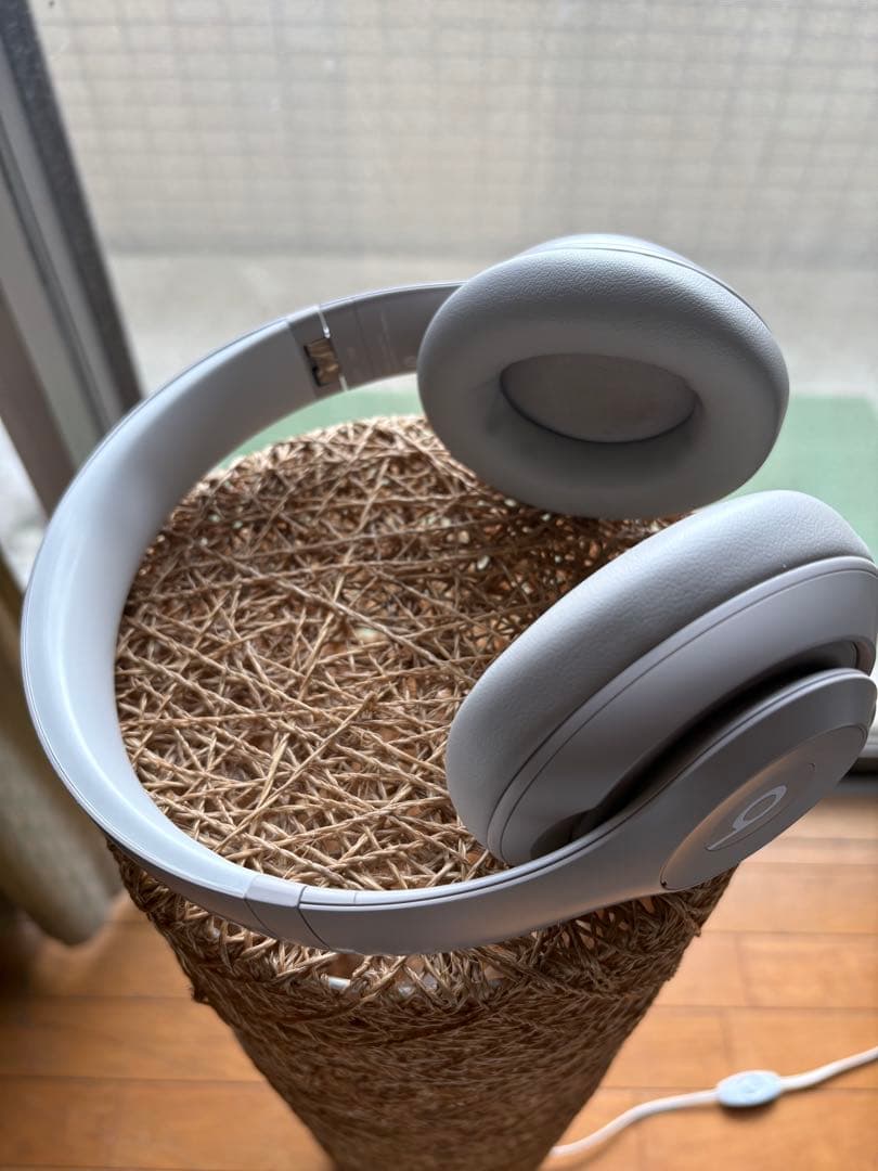 ワイヤレスヘッドフォン ベージュ目立った傷や汚れなし