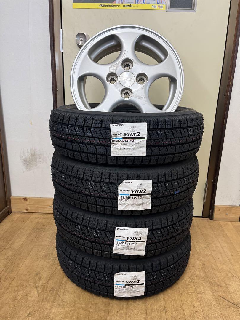 23年製新品ブリヂストン冬タイヤ155/65R14+ダイハツ純正アルミセット