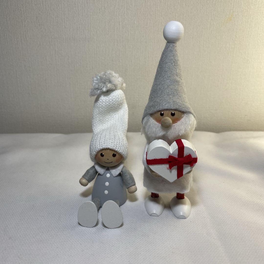 ノルディカニッセ　ハートフルサンタ& ぺたんこ座りの女の子
