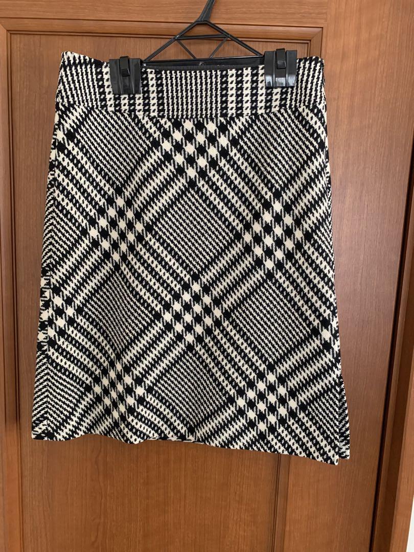 burberry  バーバリー　
バイアスチェック柄タイトスカート