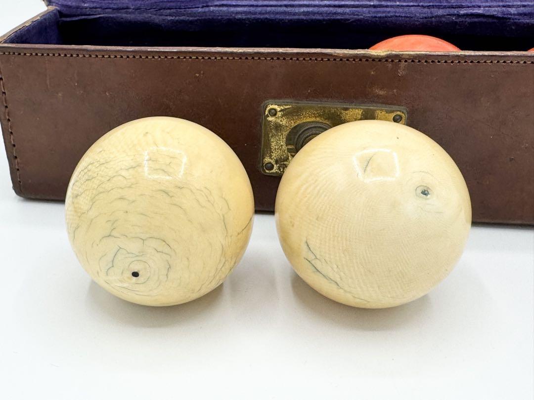 ビリヤード球 象牙風 赤白×4個 直径約6.5cm 当時物 - メルカリ