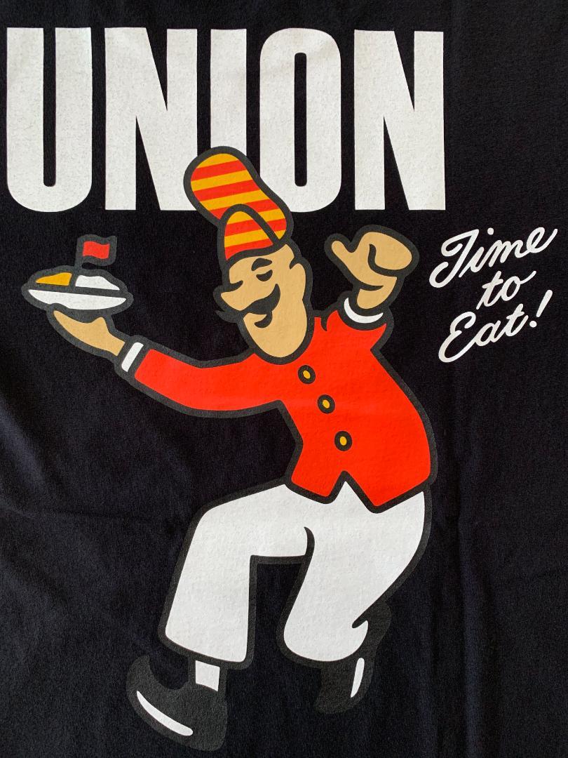 送料無料!CURRY UP x UNION LA TEE CURRY UP x UNION LA TEE