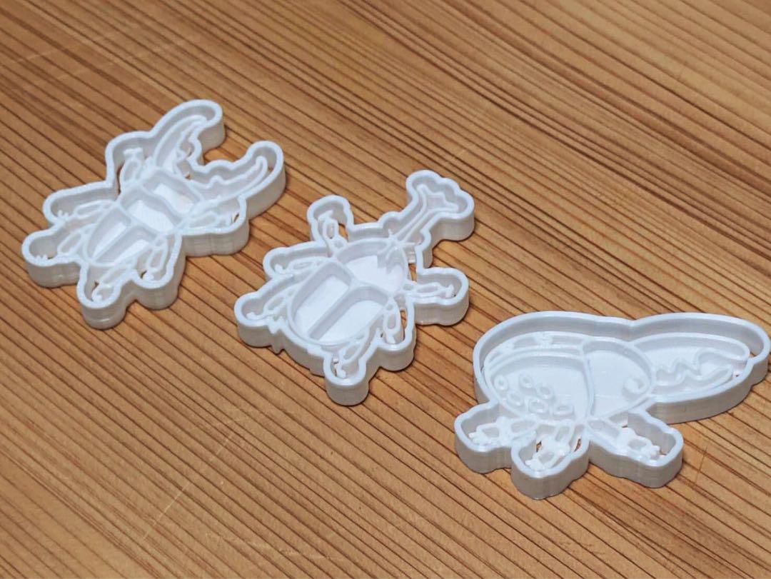 「カブトムシとクワガタムシとヘラクレス」の型抜き