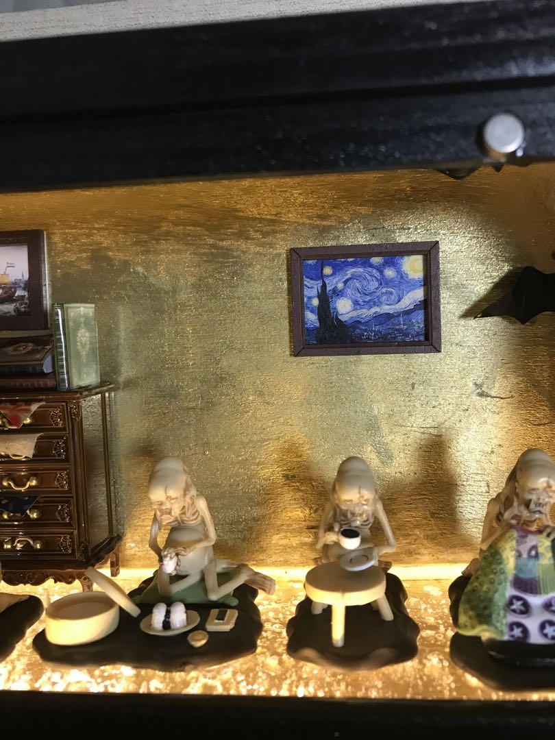 〈丁寧な生活をする餓鬼〉のジオラマ