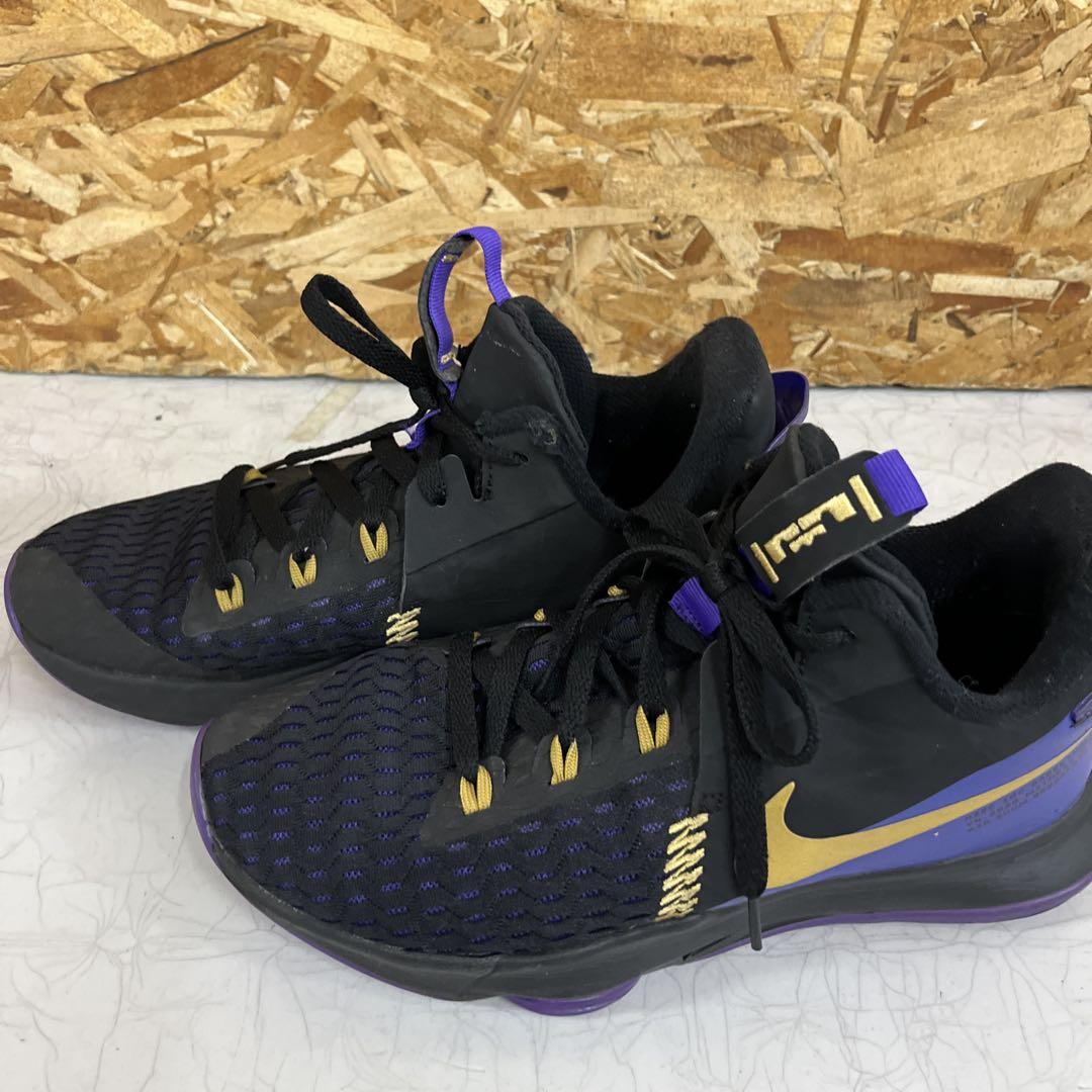 Nike LeBron Witness 5 