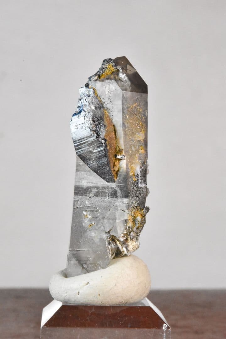 ノルウェー産 アナテース付きスモーキークォーツやや傷や汚れあり