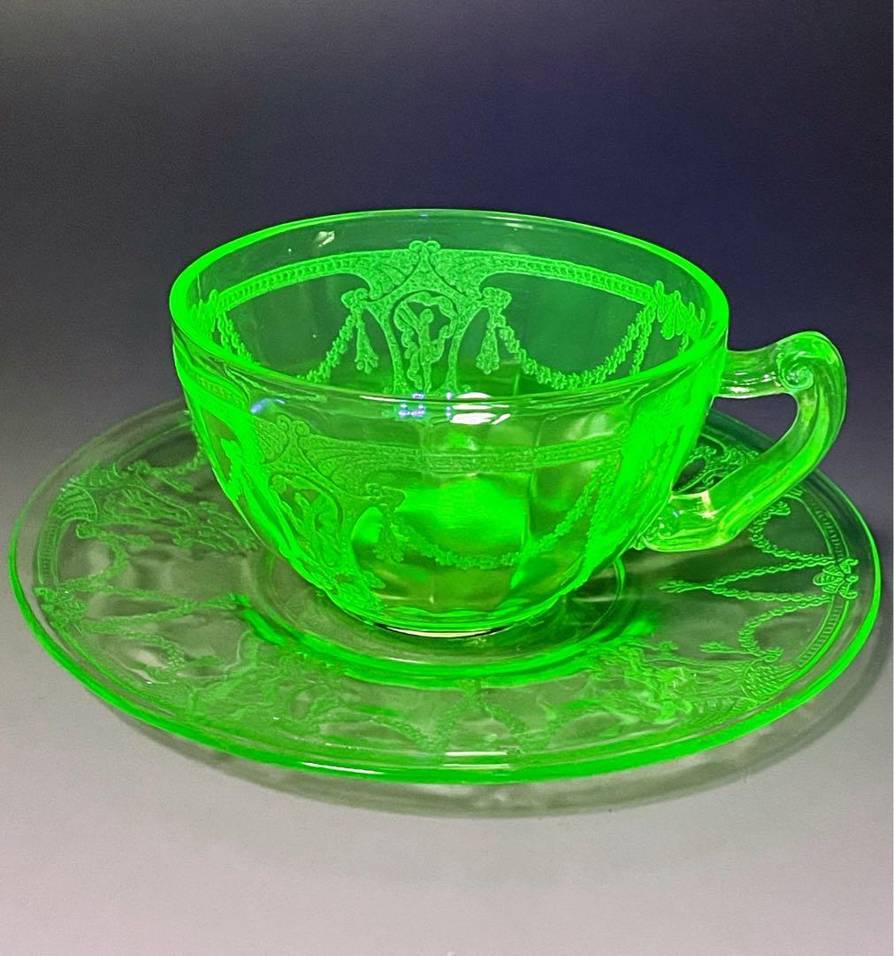 アンカーホッキング ウランガラス ファイヤーキング カップ ソーサーFire-King