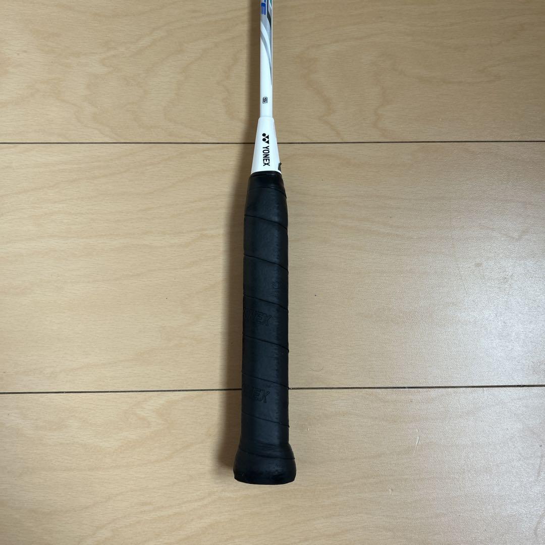 美品 ヨネックス(YONEX) バドミントンラケット アークセイバーライト