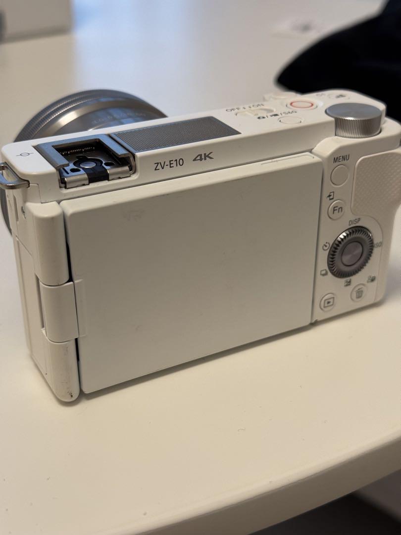 SONY zv-e10と自撮り棒セット商品 デジタルカメラ SONY zv-e10と自撮り棒セット商品 デジタルカメラ
