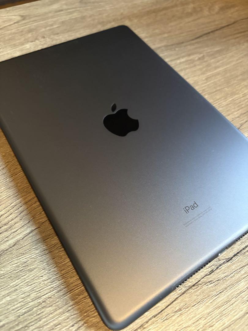 Apple iPad ブラック　第七世代　32GB