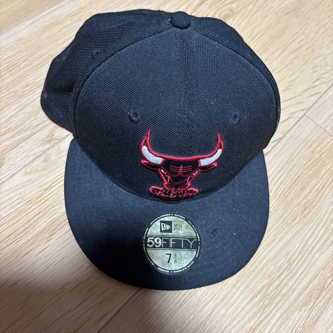 美品  59FIFTY Era New シカゴ・ブルズ 3/8 7 ブラック キャップ 帽子