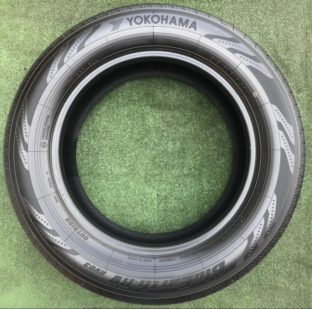 215/60 R16、YOKOHAMA BluEarth RV03、2024年