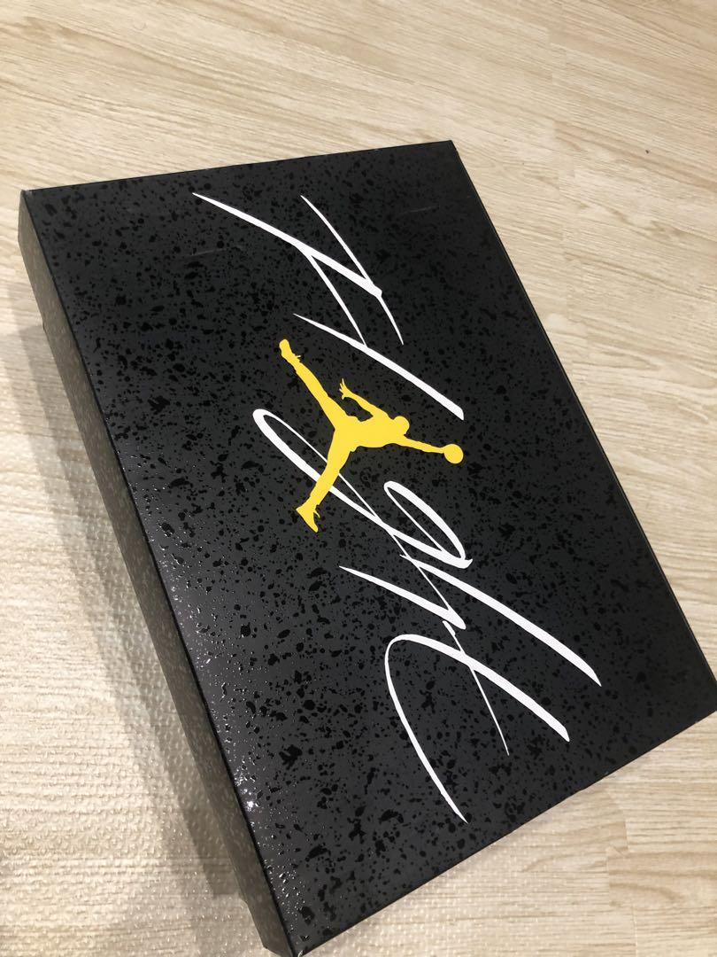 靴 Nike Air Jordan 4 Thunder 26cm