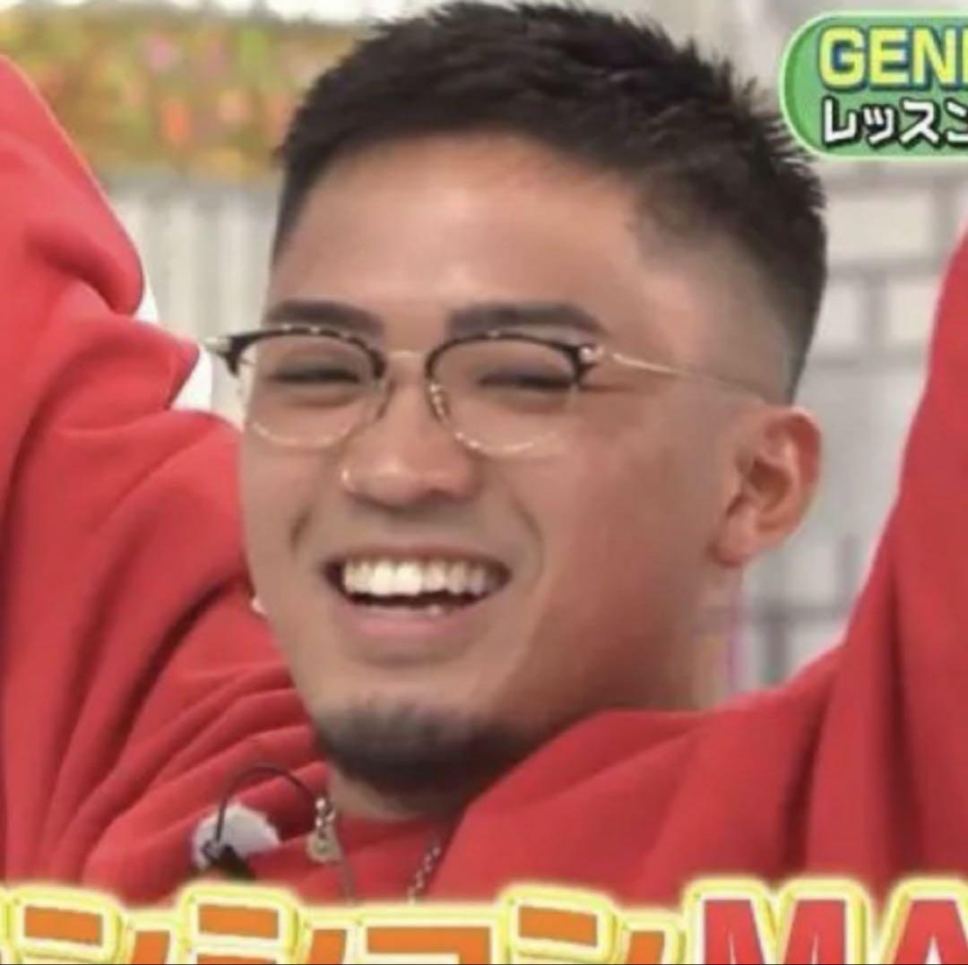 オリバーピープルズ　数原龍友 メガネ