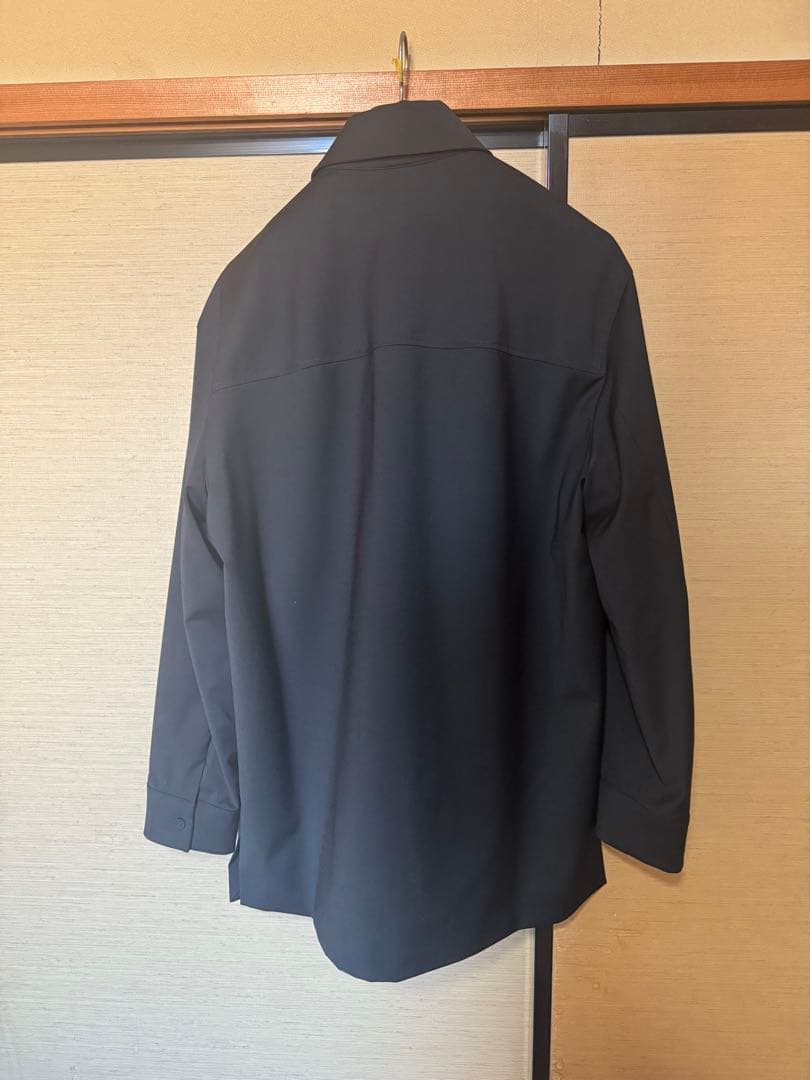 FENDI 黒 長袖ボタンシャツ FENDI 黒 長袖ボタンシャツ