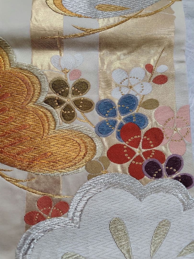 【新品未使用】袋帯 西陣織 正絹 松竹梅 白地 金糸 箱付き 【新品未使用】袋帯 西陣織 正絹 松竹梅 白地 金糸 箱付き