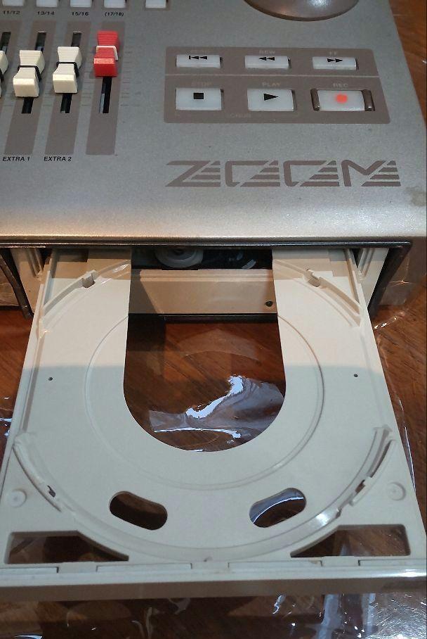 ZOOM MRS-1608 マルチトラックレコーディングスタジオ