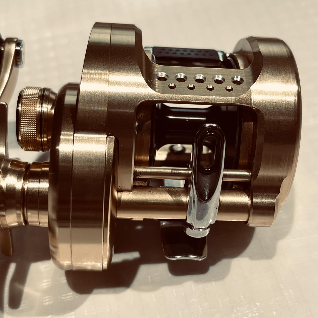 【中古美品】SHIMANO シマノ 18 コンクエスト 300 右ハンドル