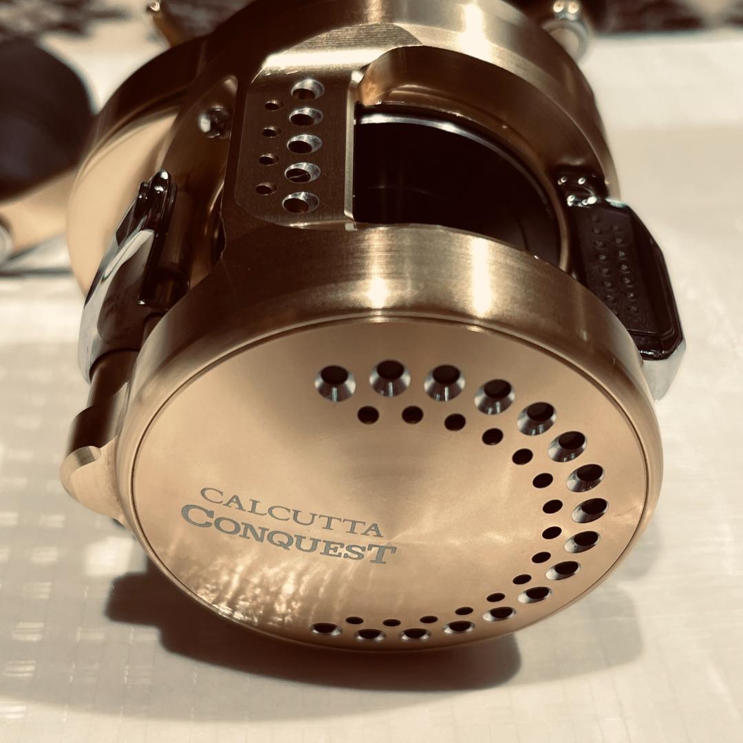 【中古美品】SHIMANO シマノ 18 コンクエスト 300 右ハンドル