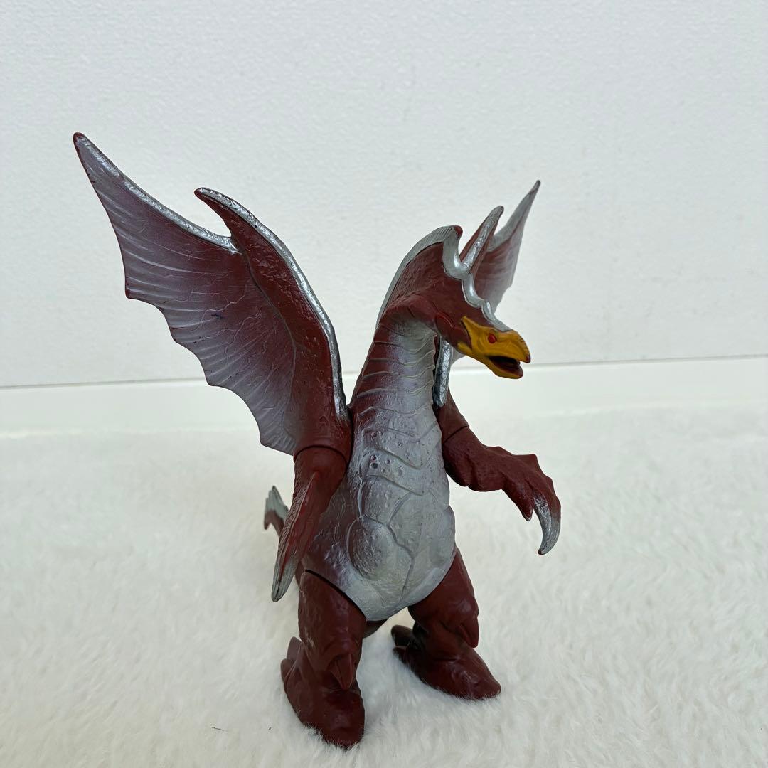 ウルトラマン怪獣 ソフビ まとめ売り 4体 - メルカリ