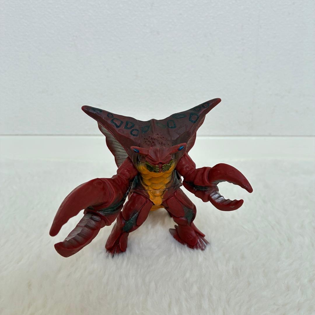 ウルトラマン怪獣 ソフビ まとめ売り 4体 - メルカリ