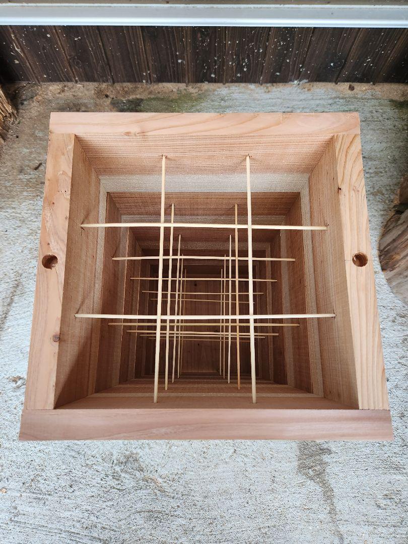 熟練大工作製、柾目板使用で重箱の節抜けの心配なし、日本蜜蜂5段重箱式巣箱 熟練大工作製、柾目板使用で重箱の節抜けの心配なし、日本蜜蜂5