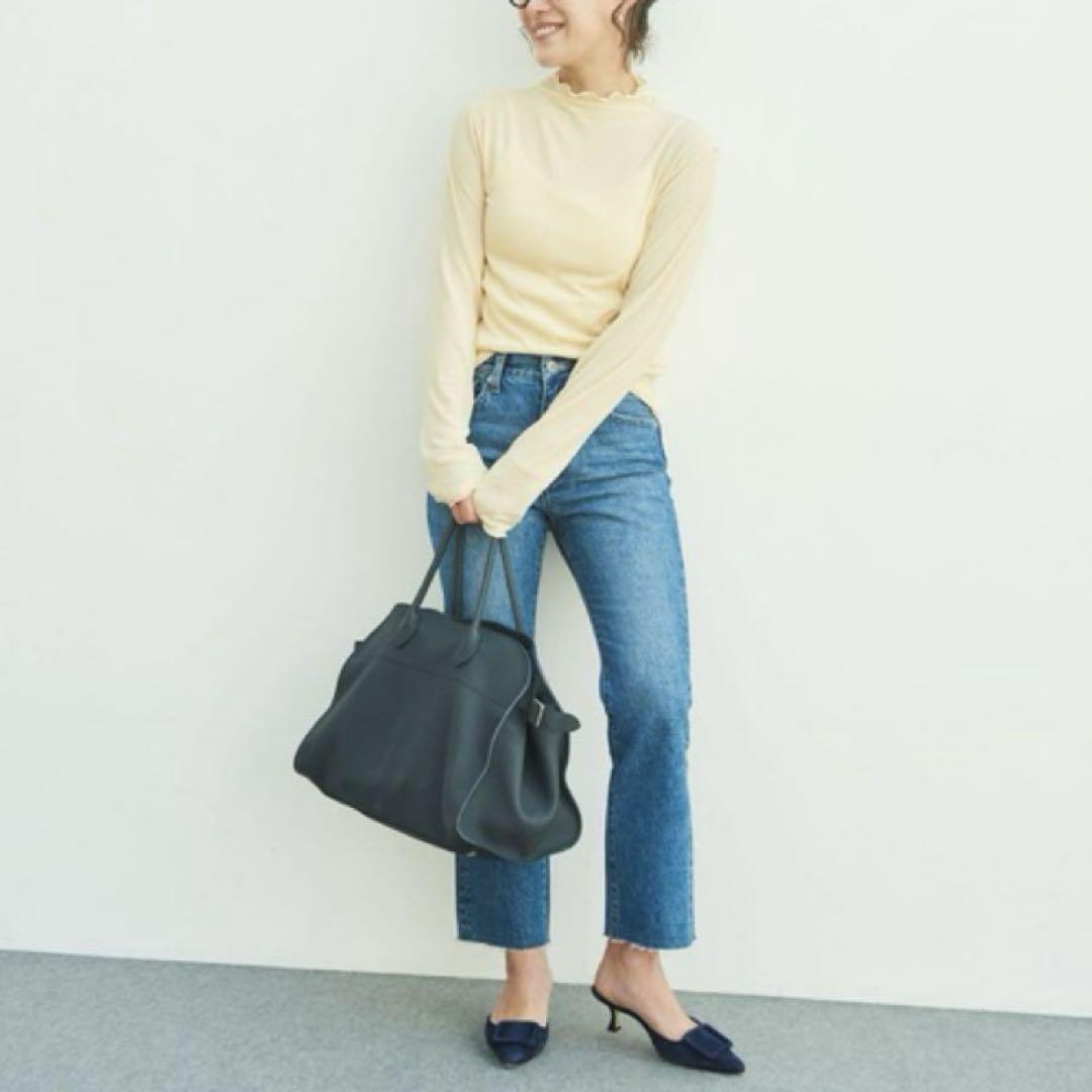 新品　アパートバイローリーズ　石岡真実さんコラボデニムフレアパンツ 石岡真実さんコラボ】デニムフレアパンツ - メルカリ