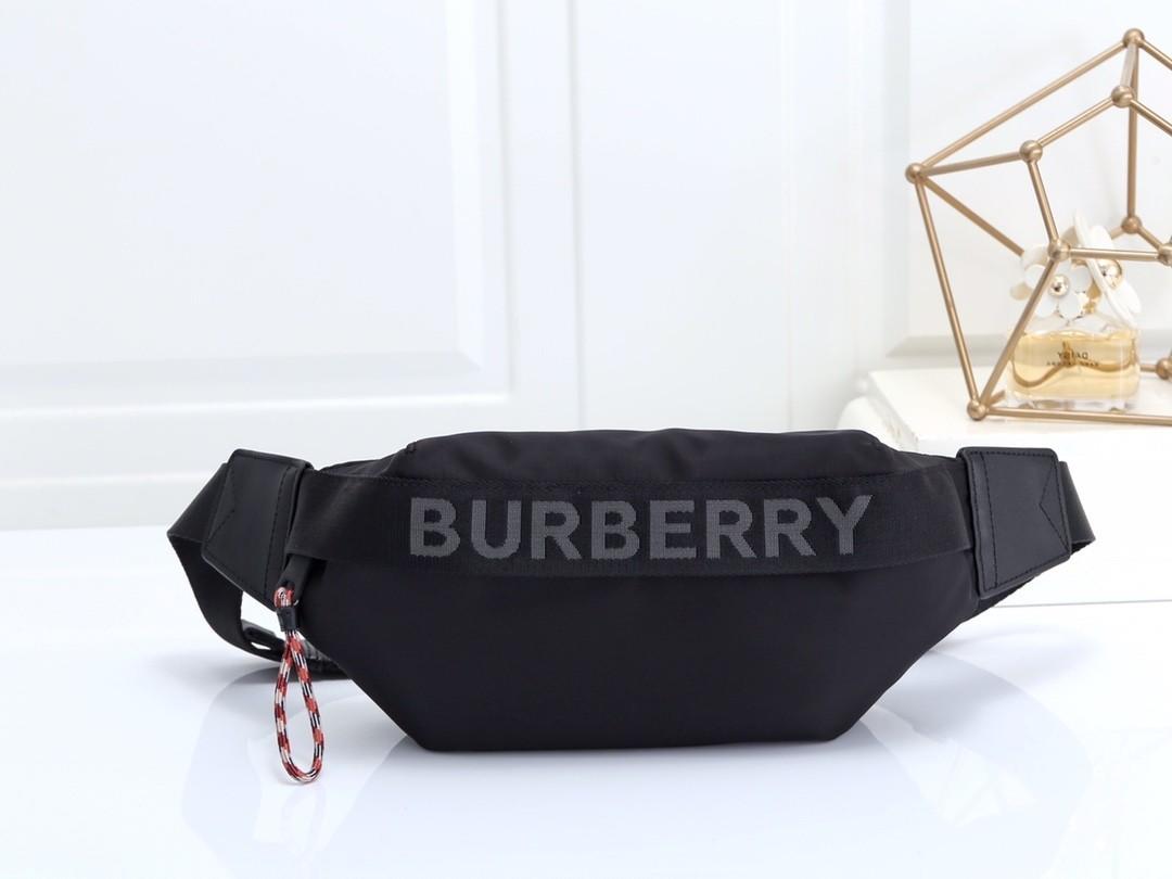 BURBERRY ボディバッグ・ウエストポーチ ブラックバッグ