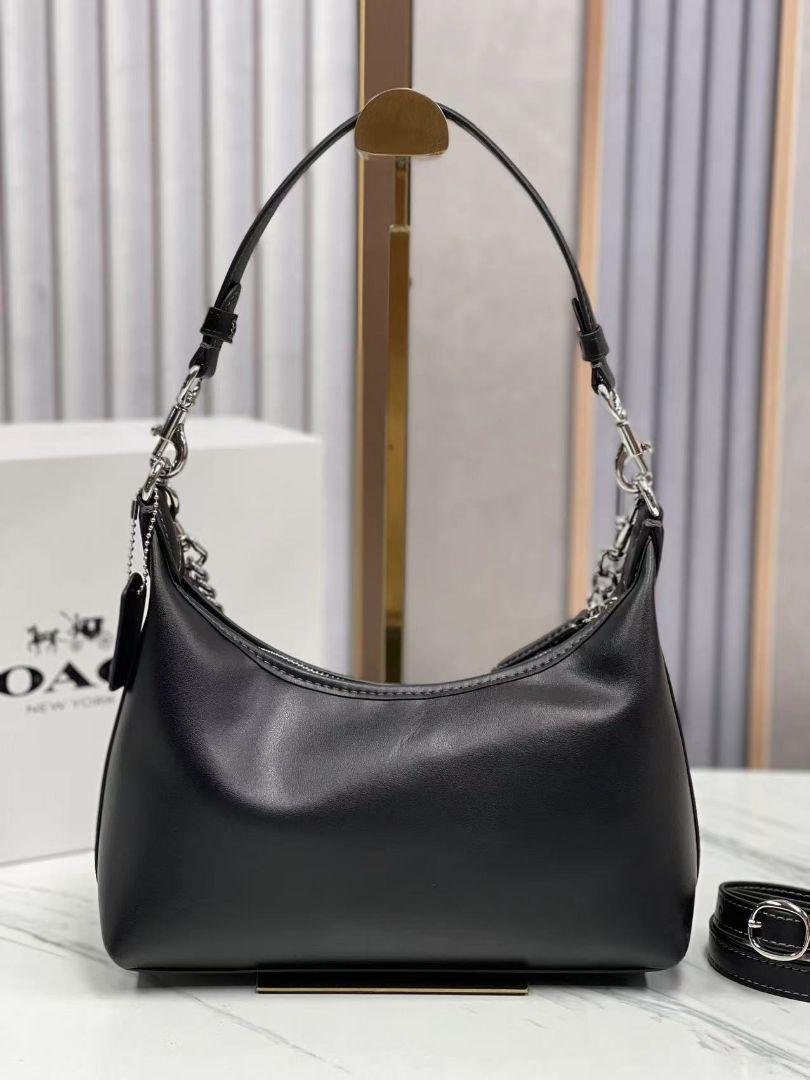 COACH コーチ　ブラック ボディバッグ　ワンショルダー　レザー コーチ ブラックレザー ショルダーバッグ