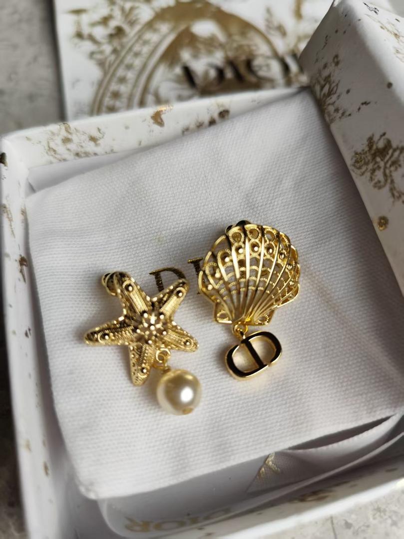 DIOR　ピアス　レア品　星貝殻パール