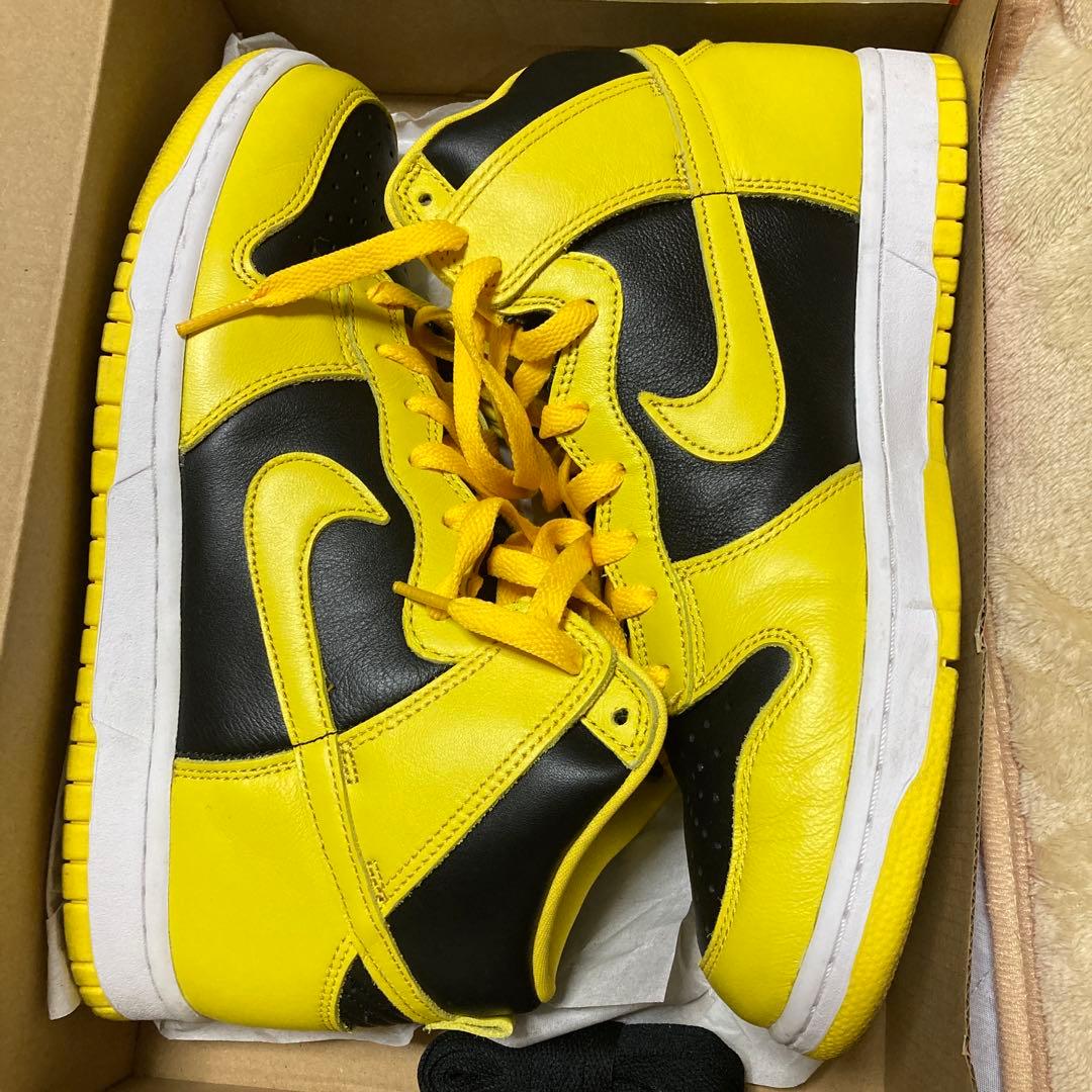 タイムセール❗️Nike ハイカットスニーカー イエロー/ブラック 箱なし タイムセール❗️Nike ハイカットスニーカー イエロー/ブラック 箱なし