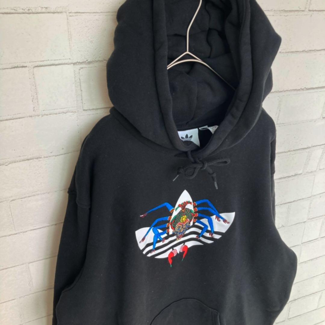 田名網敬一コラボデザイン】アディダス ビッグプリントロゴ入り裏起毛