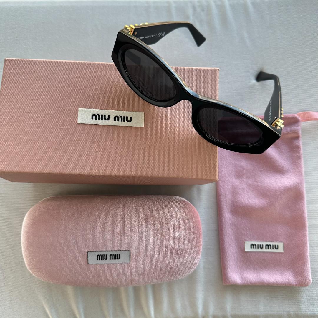 miu miu 男女兼用 ブラック キャットアイ サングラス