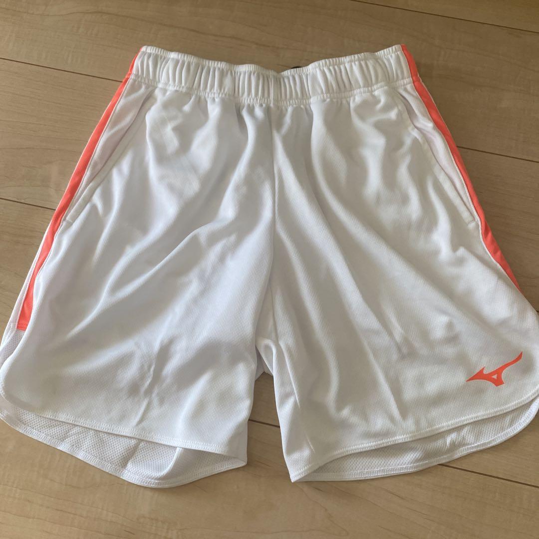バドミントン ハーフパンツ 新品未使用 - メルカリ