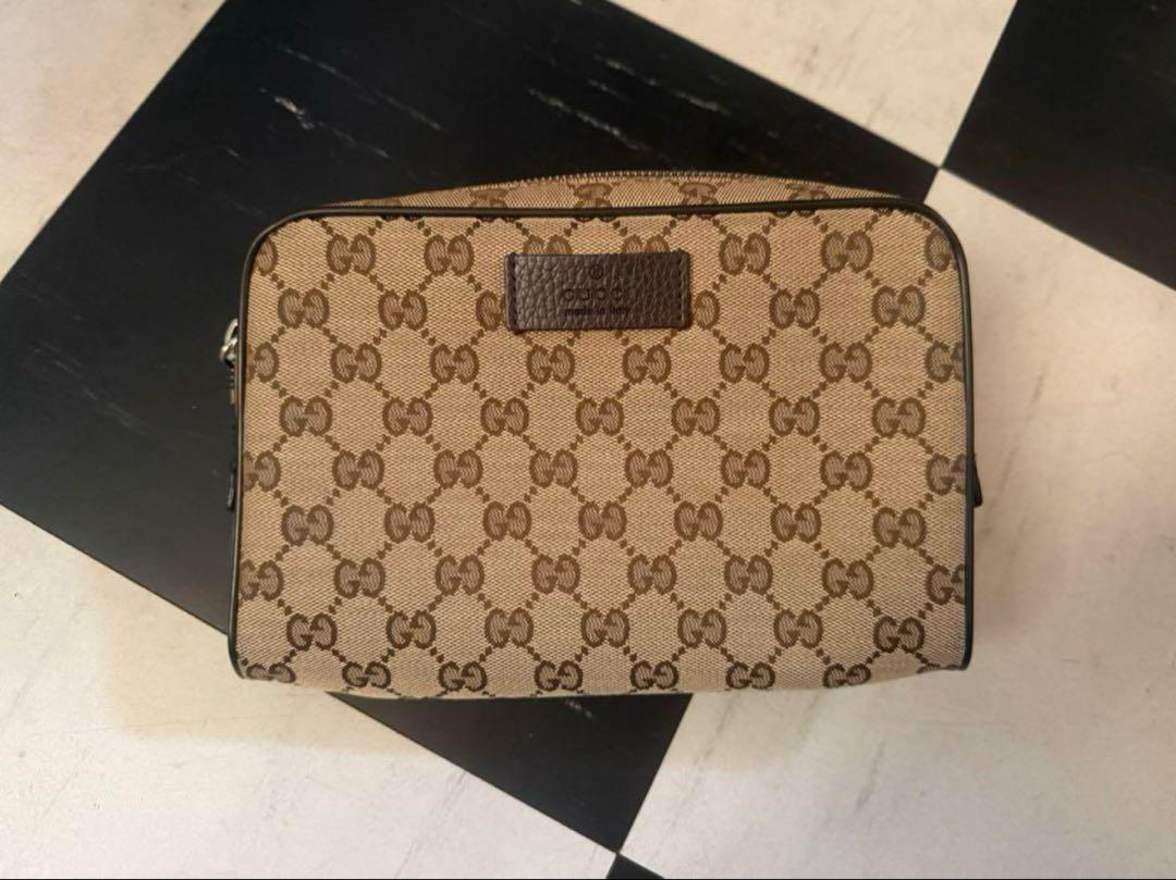 GUCCI GGキャンバス ボディバッグ