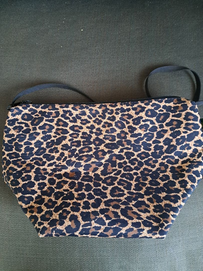 Herve Chapelierヒョウ柄ショルダーバッグ