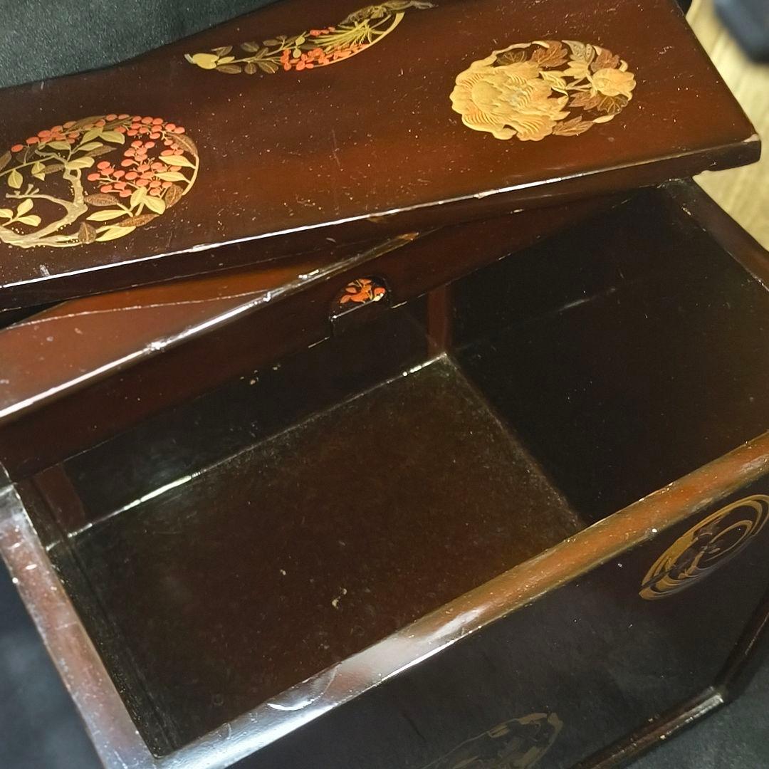 茶道具 花丸蒔絵釣瓶水指 塗師中村宗哲 蒔絵師 梶尾文龍斎 螺鈿 花押 裏千家 茶道具 花丸蒔絵釣瓶水指 塗師中村宗哲 蒔絵師 梶尾文龍斎 螺鈿 花押 裏千家