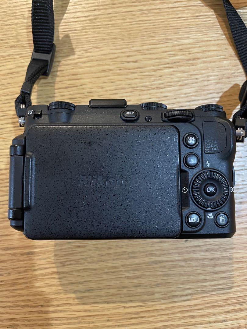 Nikon COOLPIX P7700 本体と付属品