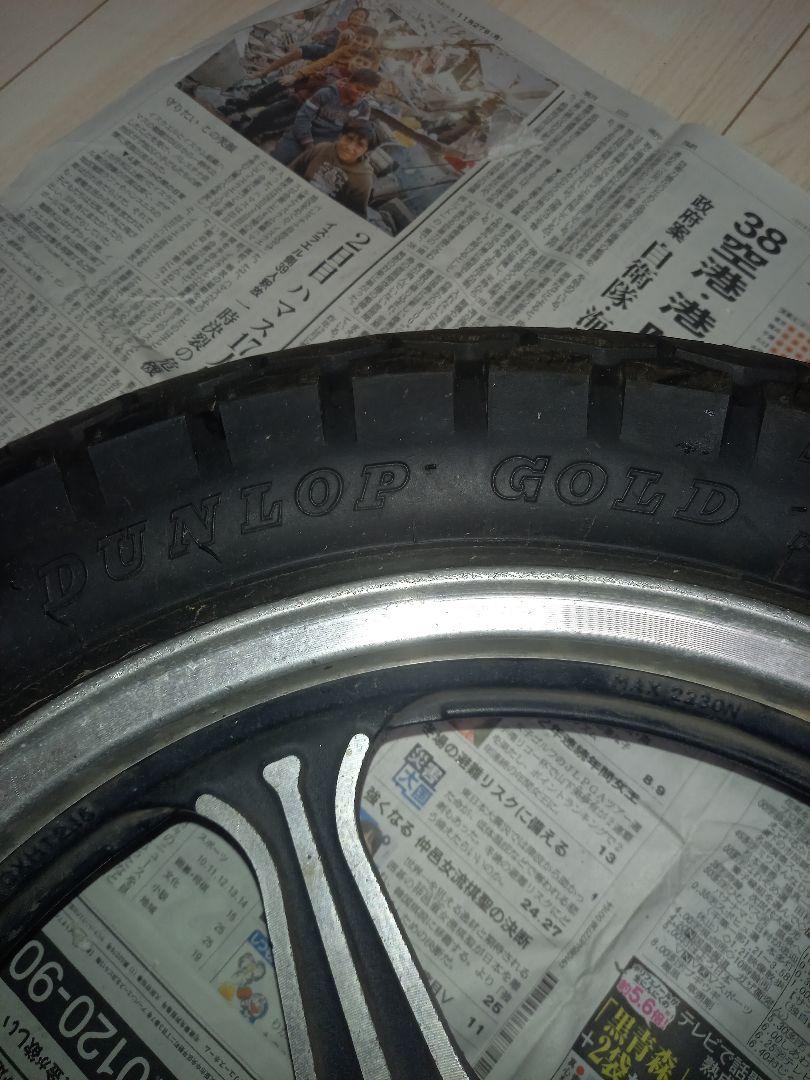 GN125　2F　リアホイールとダンロップタイヤK127