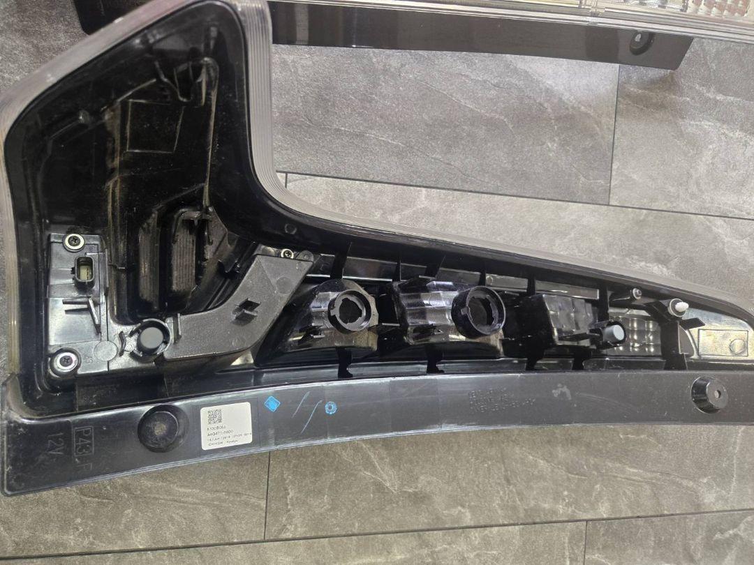 B21W 　日産　デイズ　ハイウェイスター　テールランプ