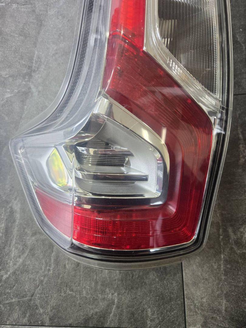 B21W 　日産　デイズ　ハイウェイスター　テールランプ