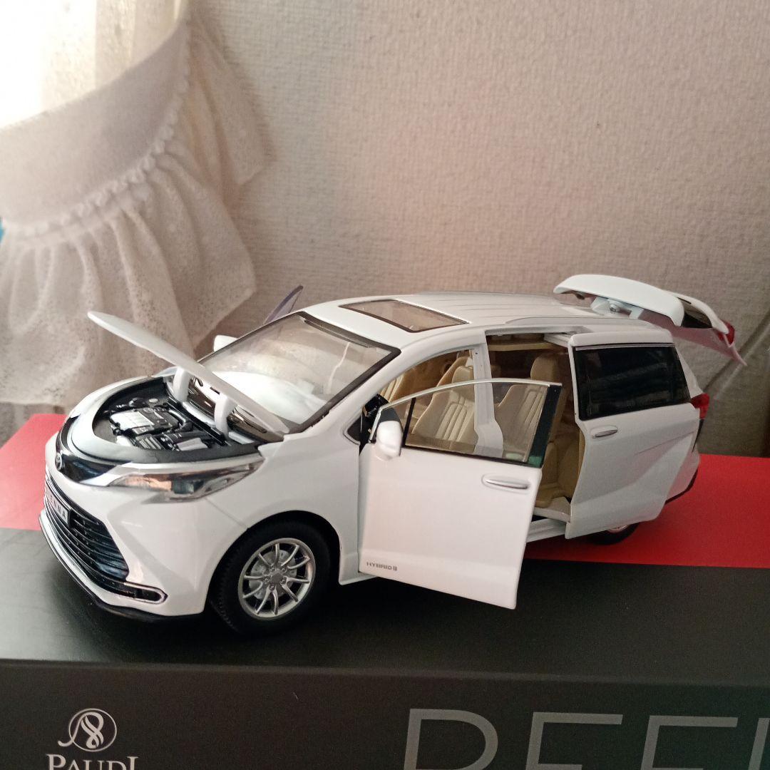 Amazon | ダイキャストカー 1/24 トヨタ シエナ MPV バン ダイ