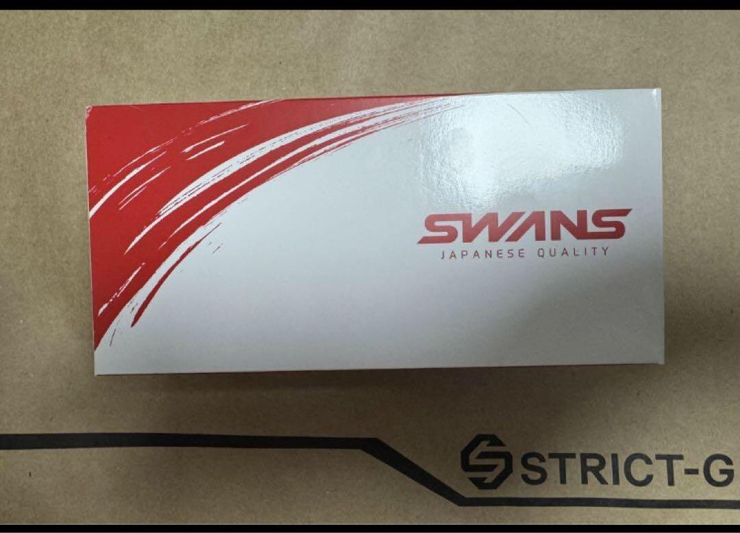 STRICT-G SWANS サングラス クワトロバジーナ(シルバーミラー)