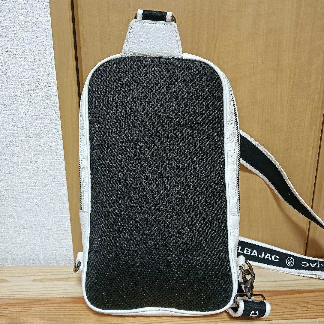 カステルバジャック ワンショルダー ボディバッグ リンク レザー ホワイト