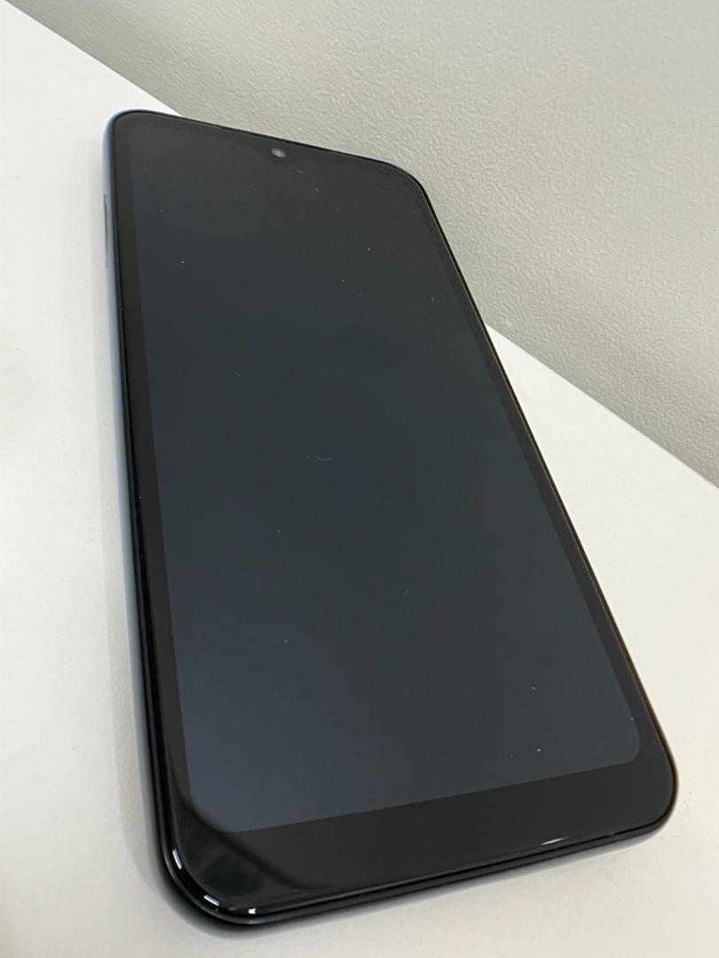 arrows We FCG01 au ブラック 64GB