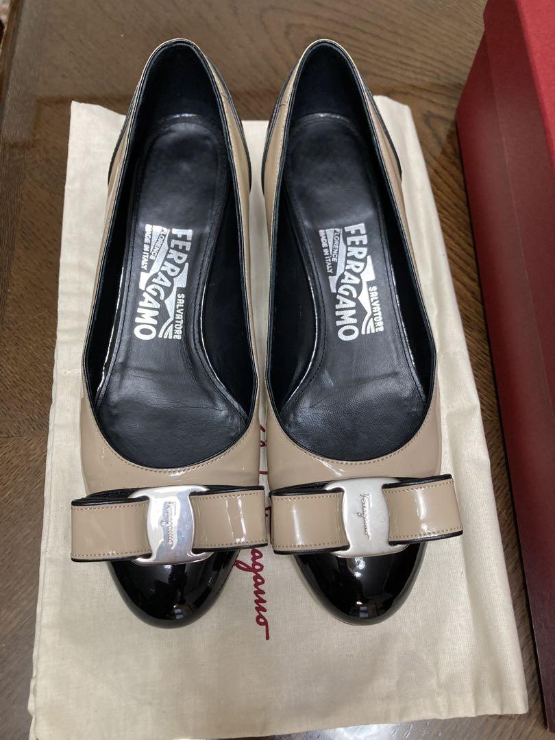 美品Salvatore Ferragamo ベージュと黒　22.5㎝