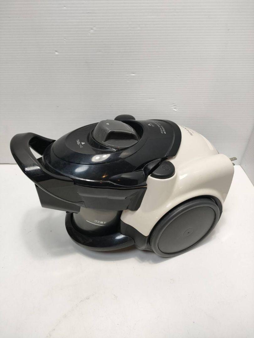 ★シャープ サイクロンコード式　掃除機　EC-CT12-C　2013年製