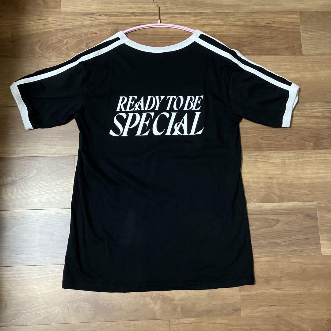 ツウィ　TWICE ポップアップ Tシャツ Lサイズ TWICE ポップアップ ライブTシャツ モモ Mサイズ×2 - メルカリ