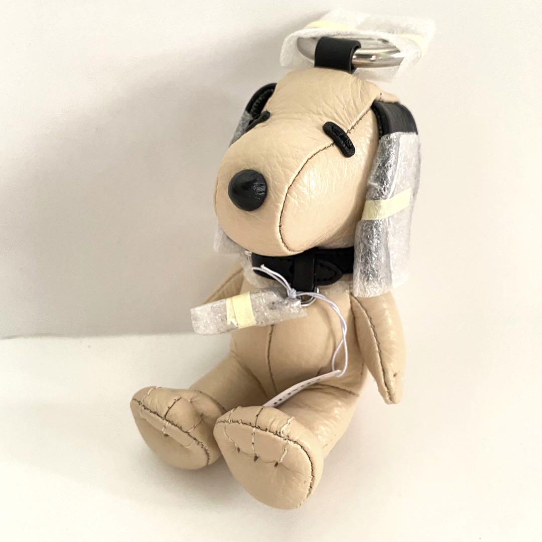 新品　Coach コーチ　キーチェーン　スヌーピー　コラボ　ショップ袋付き